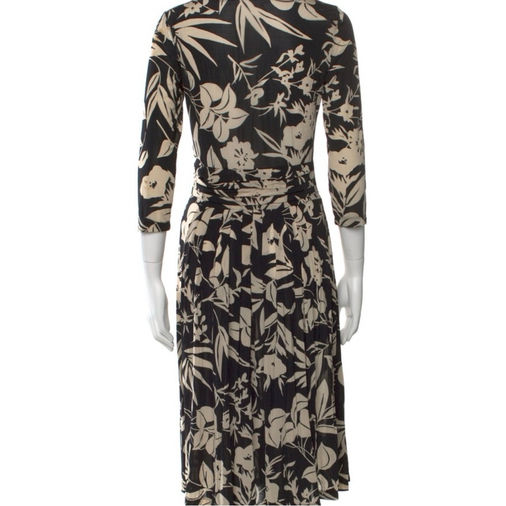 Etro Long Sleeve Black and Cream Floral Cocktail Dress - Picture 3 of 5